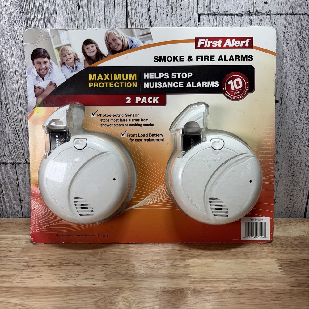 First Alert Smoke Alarm 2-Pack - Photoelectric Sensor - Front-Load Battery - New